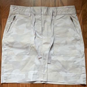 Banana Republic- Gray camo skirt